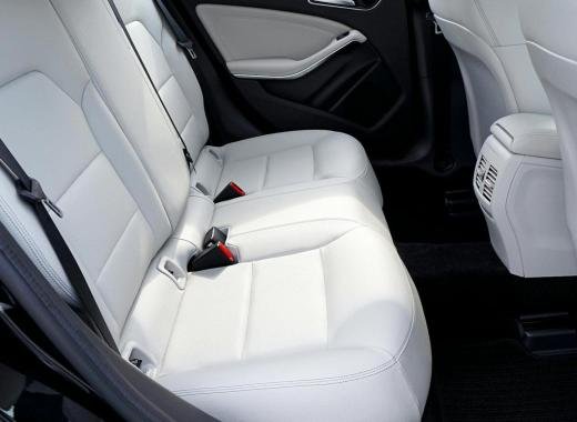 Toyota Camry XLE Hybrid 2024